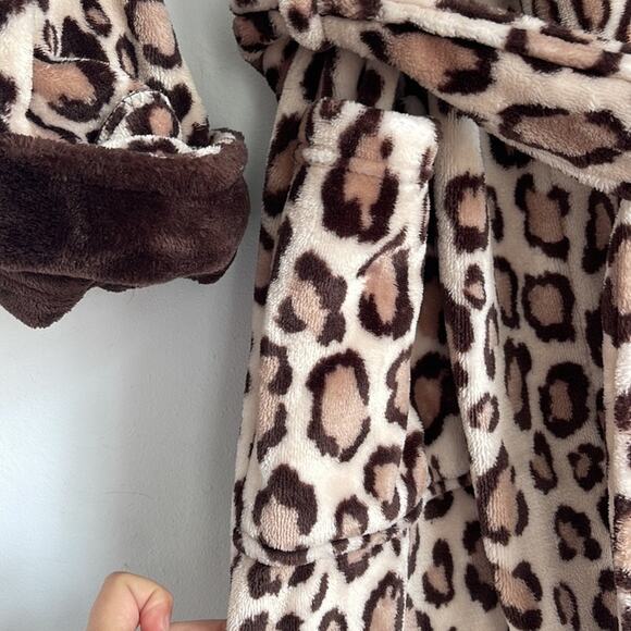 Natori super soft plush leopard print bath robe sz S - Picture 4 of 8
